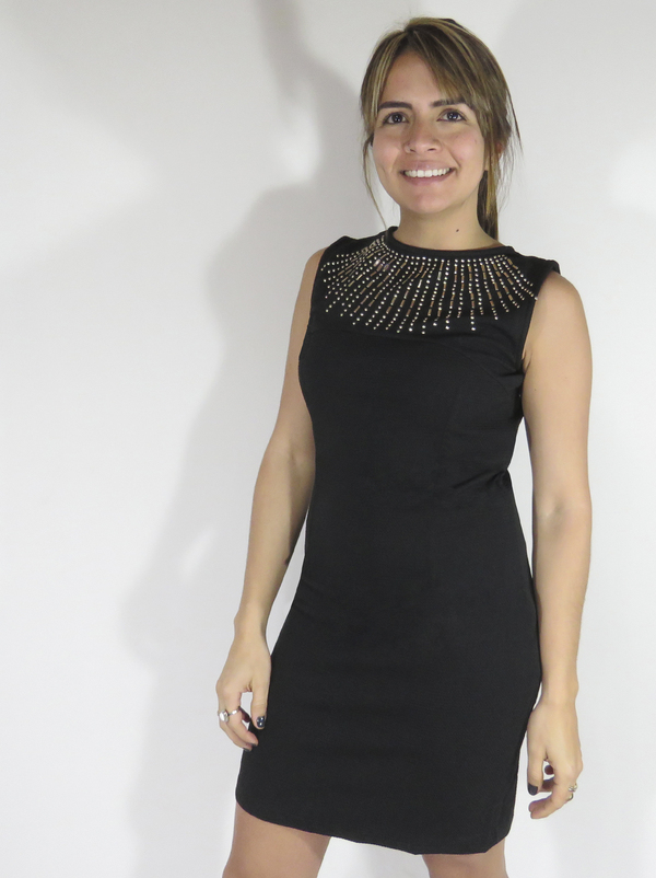 Vestido negro taches